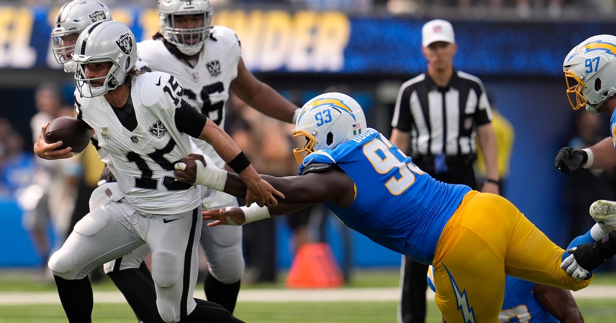 Dallas Cowboys, Otito Ogbonnia agree to terms on one-year contract