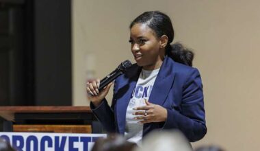 Rep. Jasmine Crockett confirms security team member killed by Dallas police in standoff