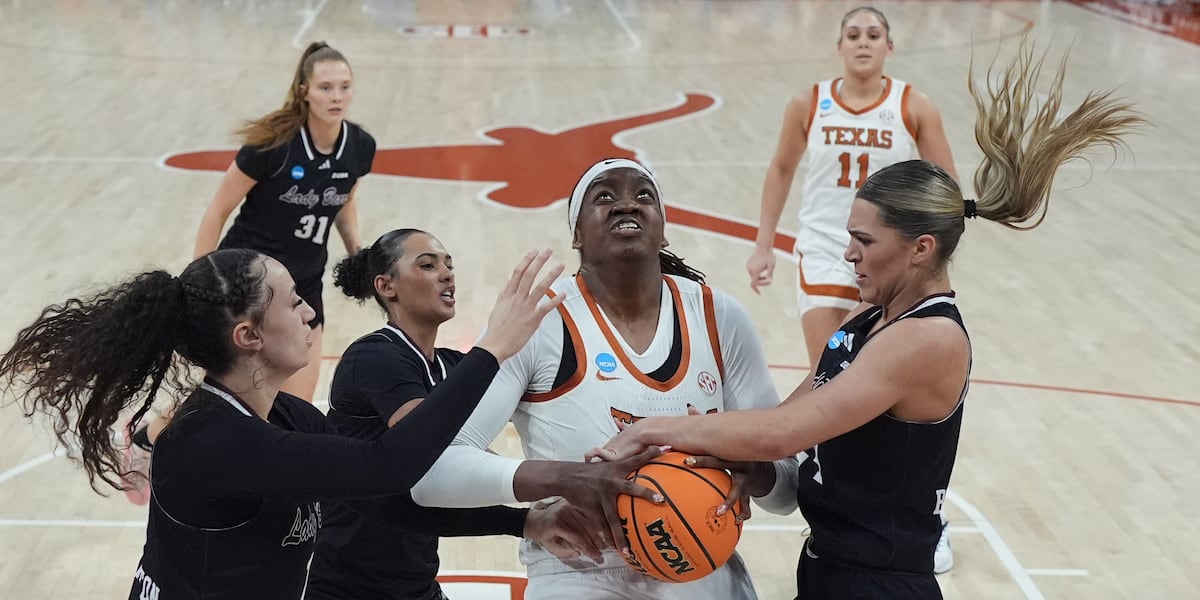 Lee’s 19 points pace No. 1-seed Texas in win over Missouri State