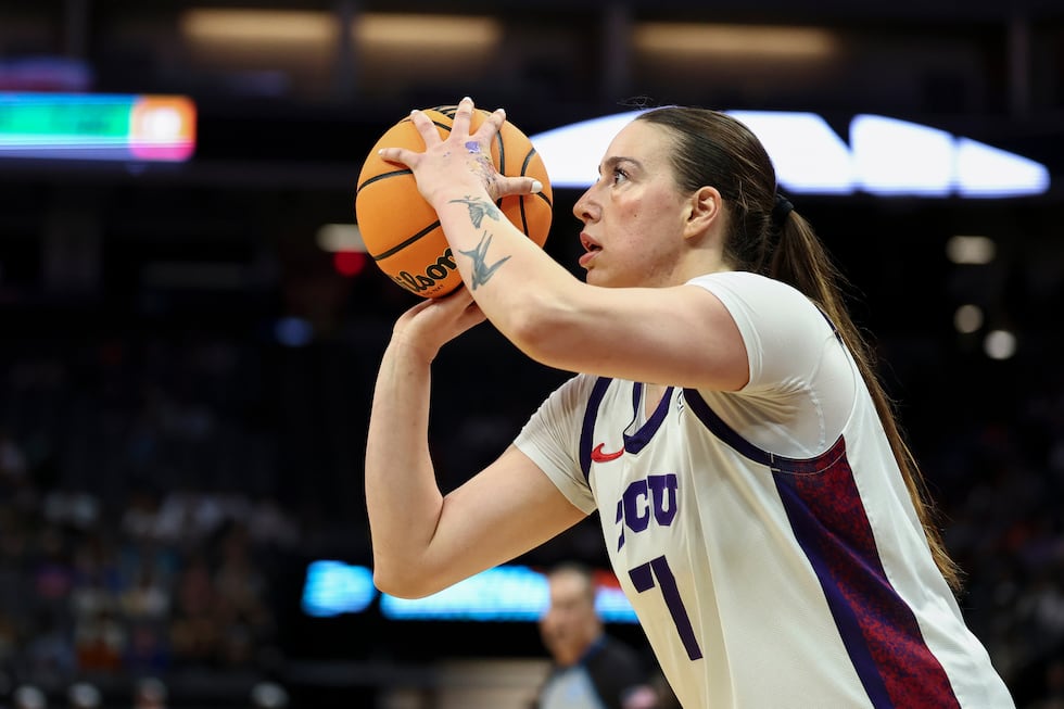 TCU forward Marta Suárez prepares to shoot from the corner during the first half against...