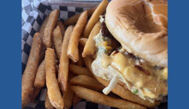 Neighborhood Eats: At Cheesy Jane's, 'cheese is a big deal'