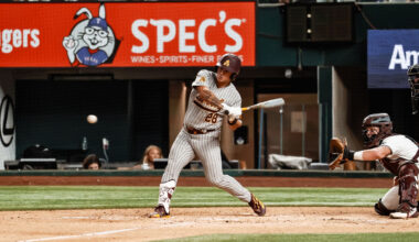 Baseball falls to No. 23 Texas A&M to conclude Arlington trip