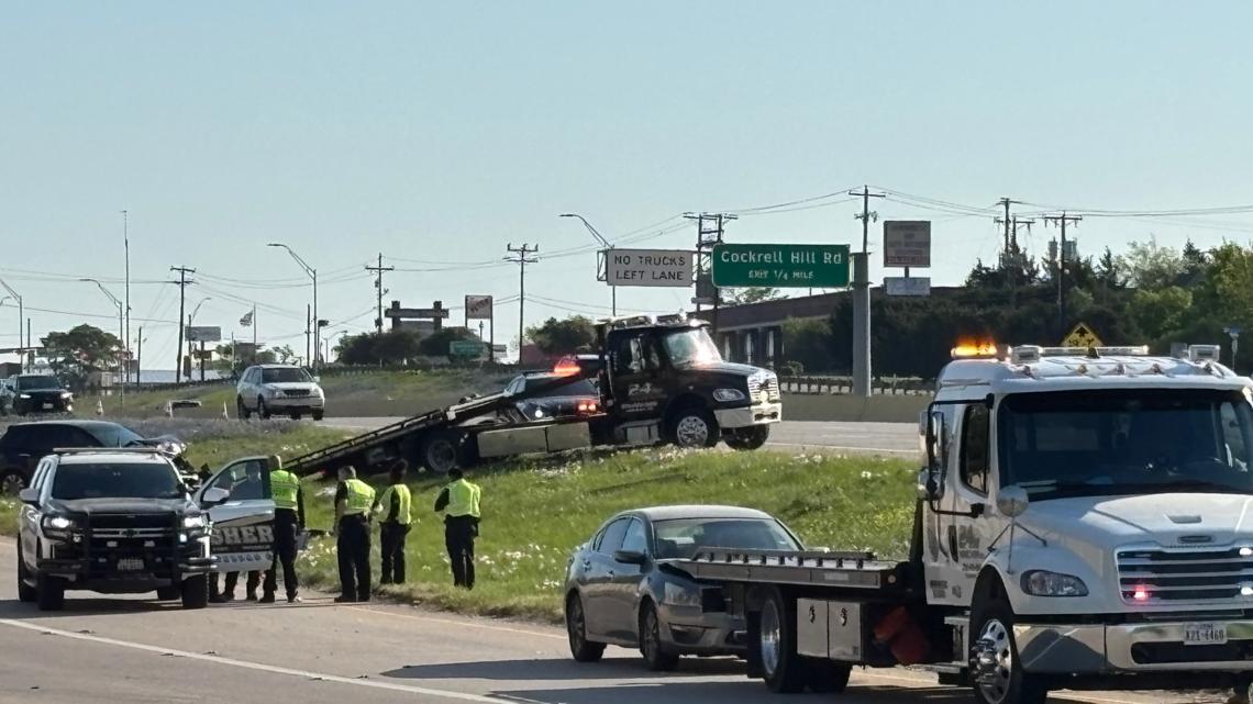 One person hit, killed after stopping to help another motorist on US 67, officials say