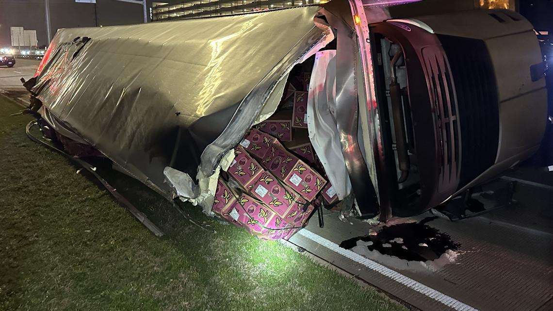 Driver arrested after 18-wheeler hauling bananas crashes on US 75, shutting down service road for several hours