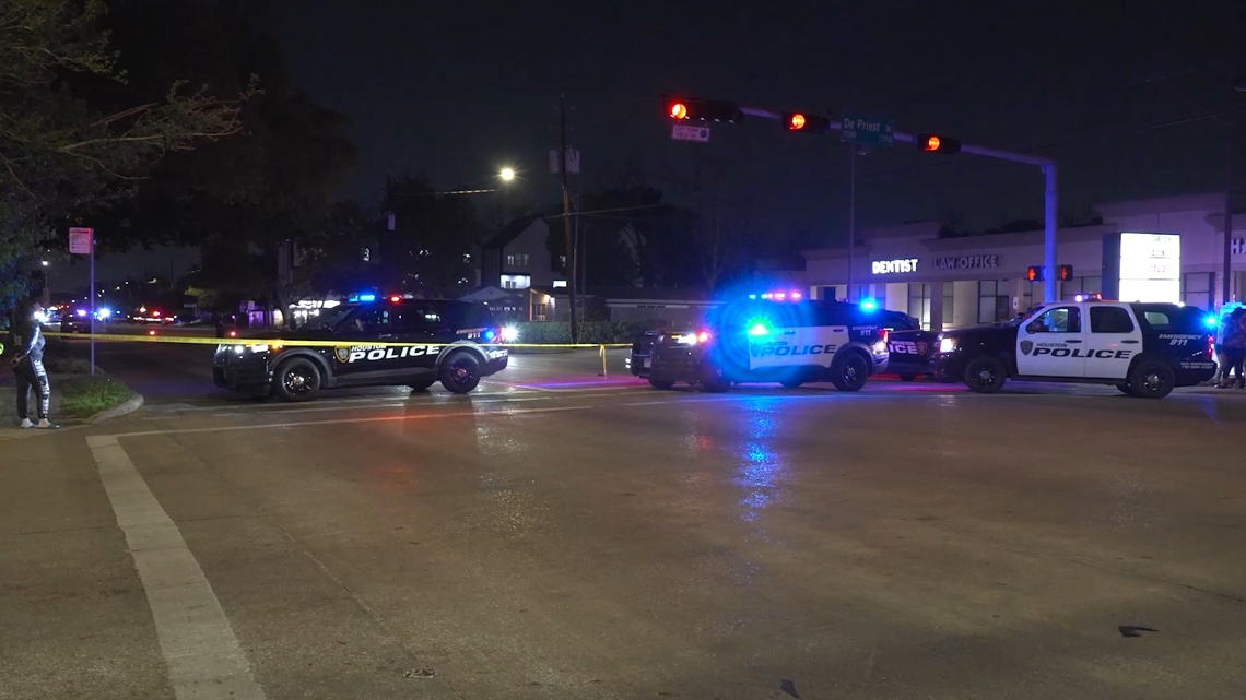 Woman killed, another injured in Houston hit-and-run on West Little York