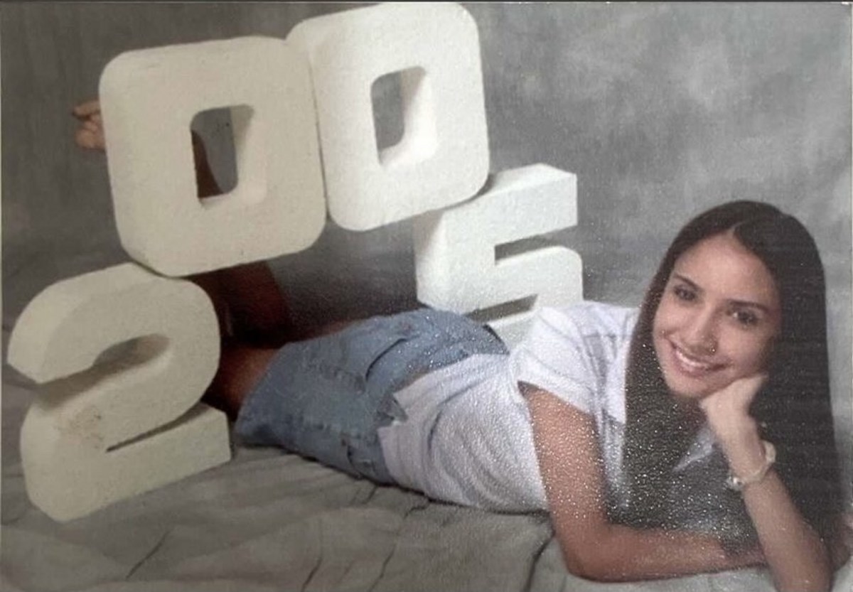 World’s Last Glamour Shots Closes in El Paso