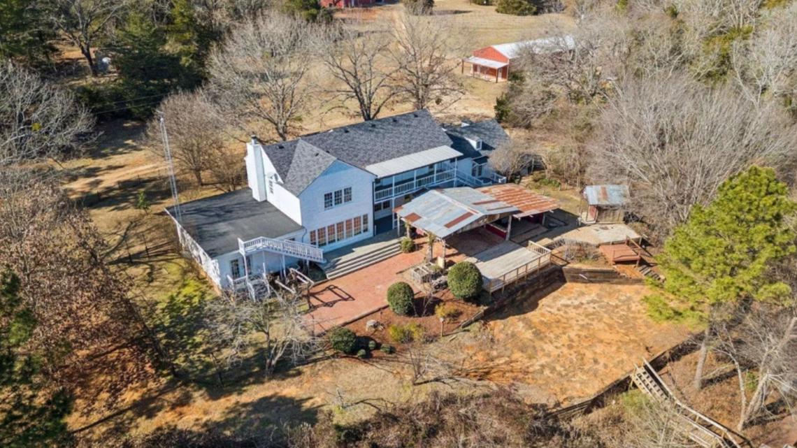 East Texas country music star Miranda Lambert's childhood home listed for nearly $1.59M