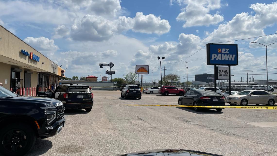 Woman shot during robbery in north Houston, police say