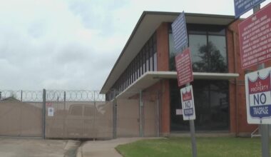 Rep. Veasey tours Dallas ICE field office months after deadly shooting