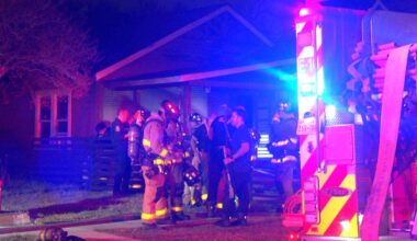 Fire damages home northwest of downtown San Antonio, spreads to neighboring house siding