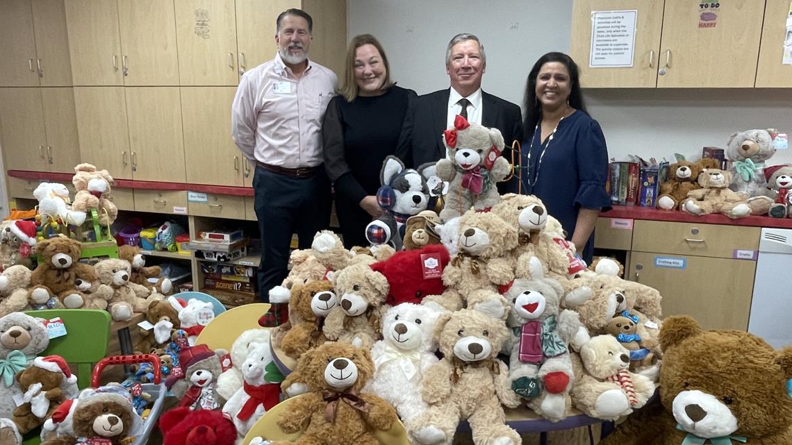 San Antonio COVID survivor donates hundreds of teddy bears to hospitalized kids for ‘Day of Awesomeness’
