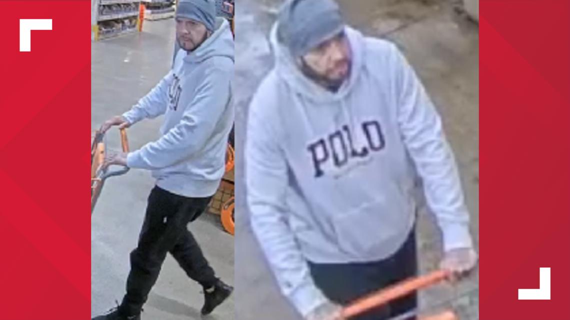 Police searching for suspects after armed robbery at pawn shop in northeast San Antonio