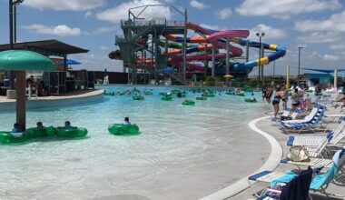 Popular Houston-area waterpark hiring hundreds for summer season