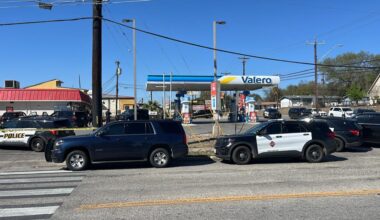 Man dies from apparent self-inflicted gunshot in police custody after north-side chase, SAPD says