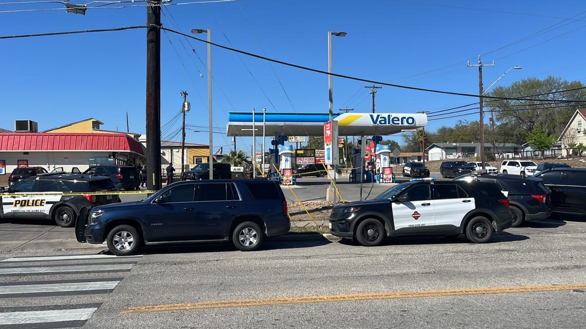 Man dies from apparent self-inflicted gunshot in police custody after north-side chase, SAPD says