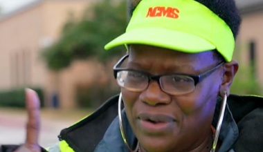 North Texas dads raise thousands to buy new car for beloved elementary crossing guard: "Everybody loves her"