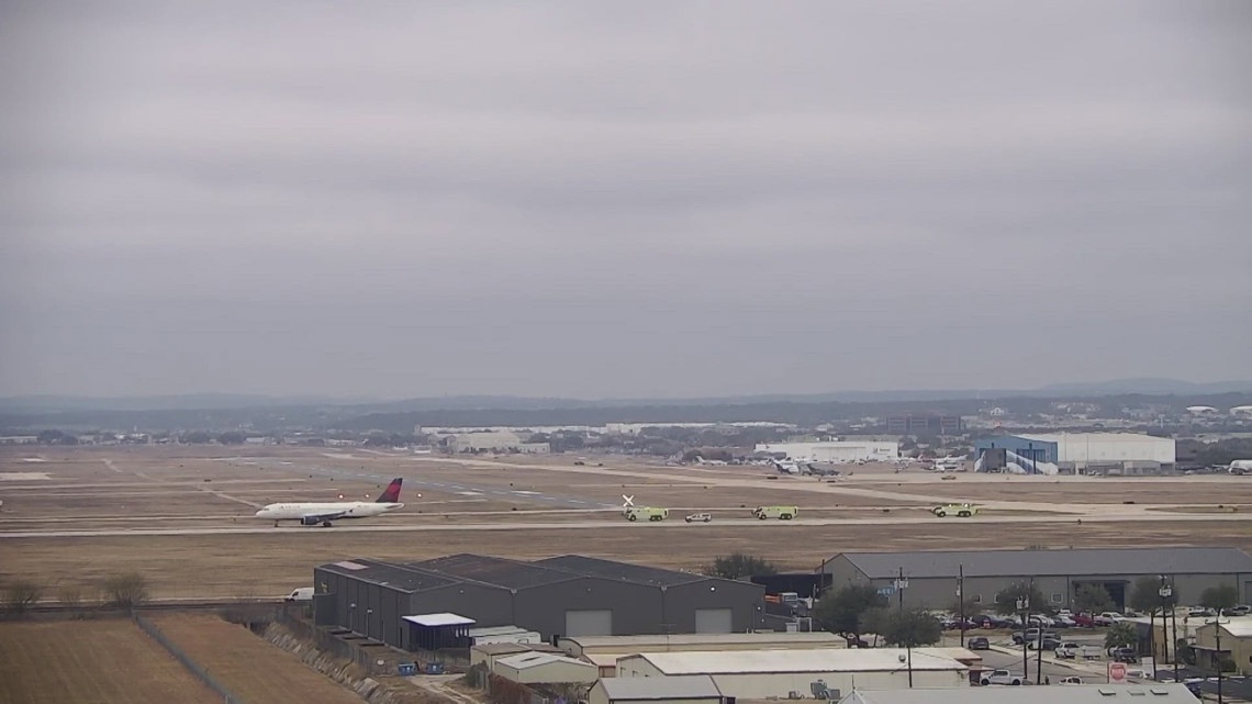 FAA cites near miss at San Antonio airport as it rolls out new airspace safety rules