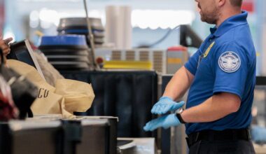 TSA workers near breaking point as shutdown drags on, raising concerns for North Texas travelers