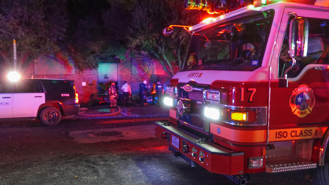3 children dead, 3 people injured in apartment fire in southeast Austin, AFD says