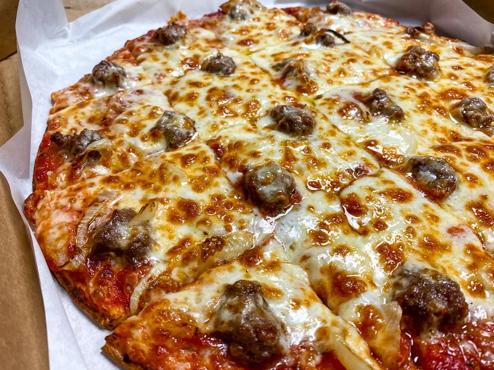 a tavern style pizza from Chicago's original