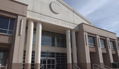 Houston County's judge to leave bench at end of April