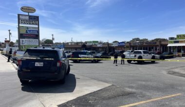San Antonio police search for suspect after robbery at north-side vape shop leaves man injured