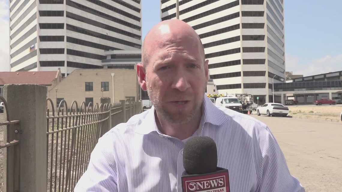 Utility worker found dead in manhole