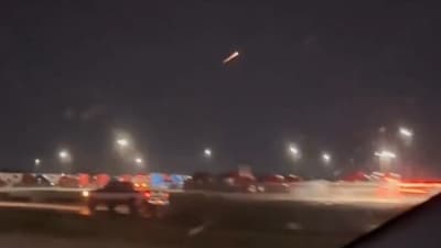Screengrab of video appearing to show a meteor in the Dallas sky. (X/@TheDeep_State6)