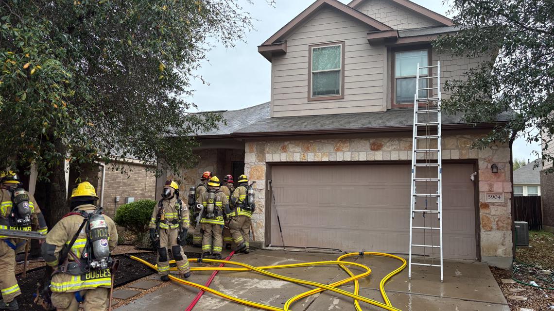4 displaced after lightning strike sparks house fire in southeast Austin