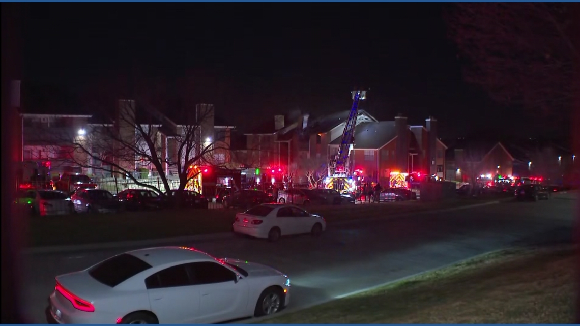 Arlington crews battle 2-alarm fire at apartment complex Tuesday evening, officials say