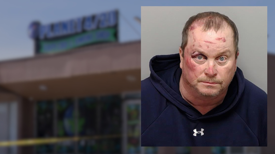 Man charged with aggravated robbery after violent smoke shop incident in San Antonio, documents say