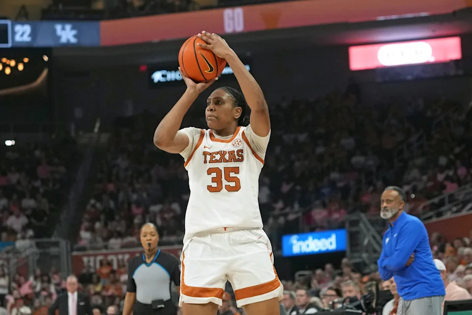 AUSTIN, TEXAS - FEBRUARY 9: Madison Booker #35 of the Texas Longhorns shoots during the first half against the Kentucky Wildcats at Moody Center on February 9, 2026 in Austin, Texas. (Photo by Scott Wachter/Getty Images)