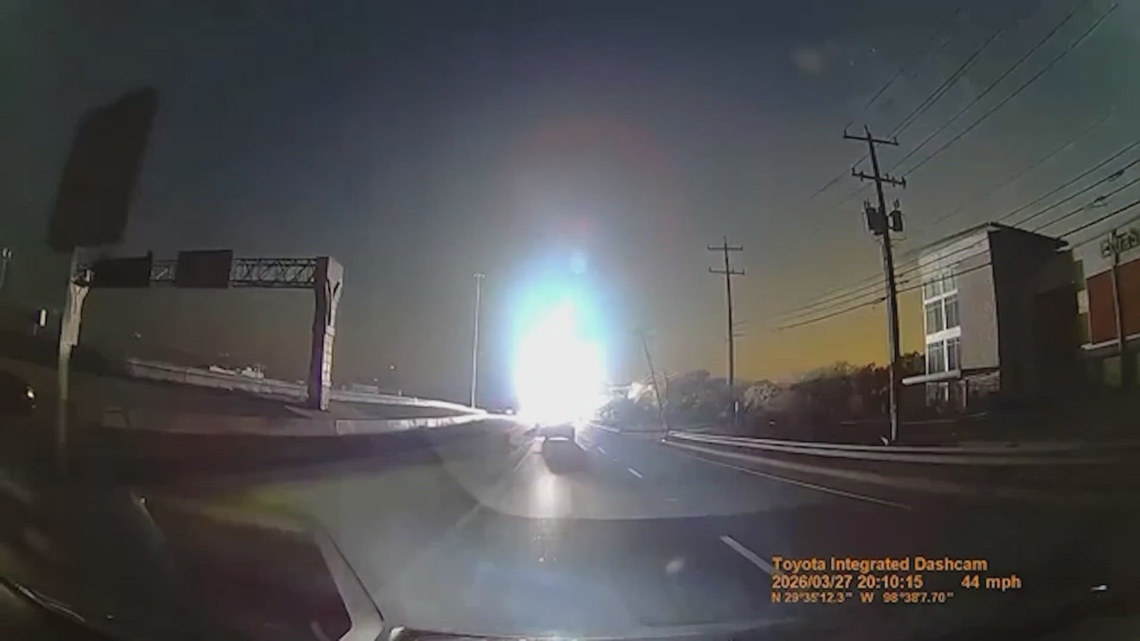 WATCH: Powerlines crumple over on gusty evening in northwest San Antonio, causing outages