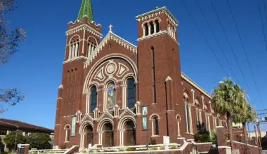 El Paso diocese celebrates atonement Mass for abuse survivors, files for bankruptcy