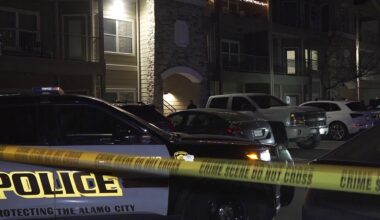 Man suffers life-threatening injuries in apartment shooting on south side of San Antonio, police say