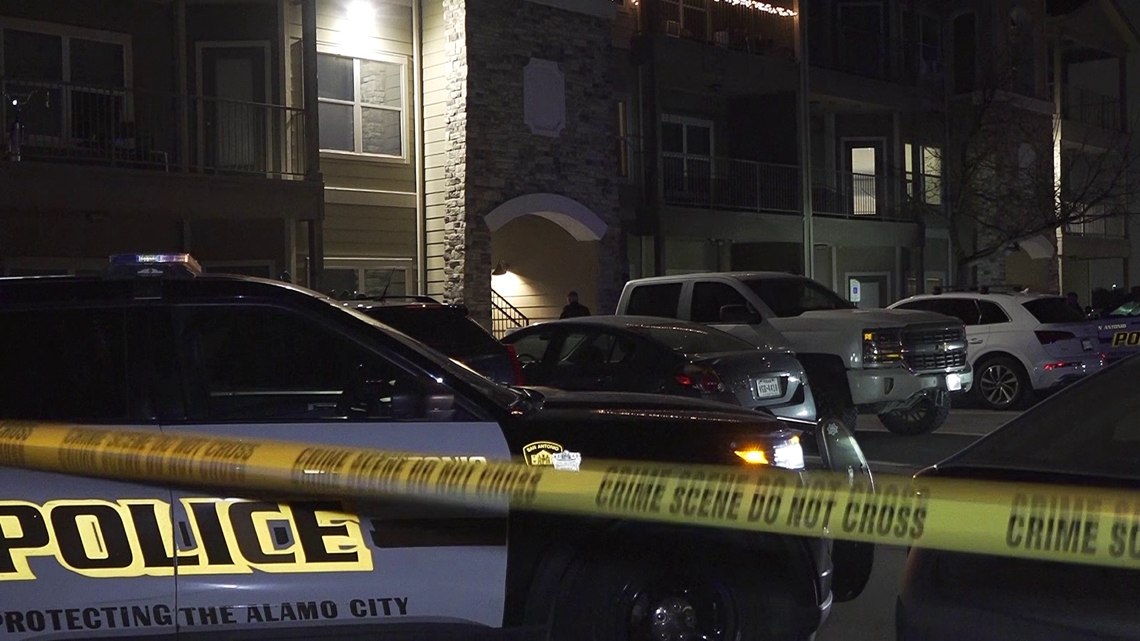 Man suffers life-threatening injuries in apartment shooting on south side of San Antonio, police say