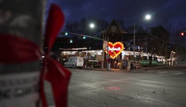 Buford’s bar reopens on West Sixth Street, raising money for victims of deadly mass shooting