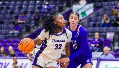 Defensive sets program mark in dominant win at Texas A&M-Corpus Christi