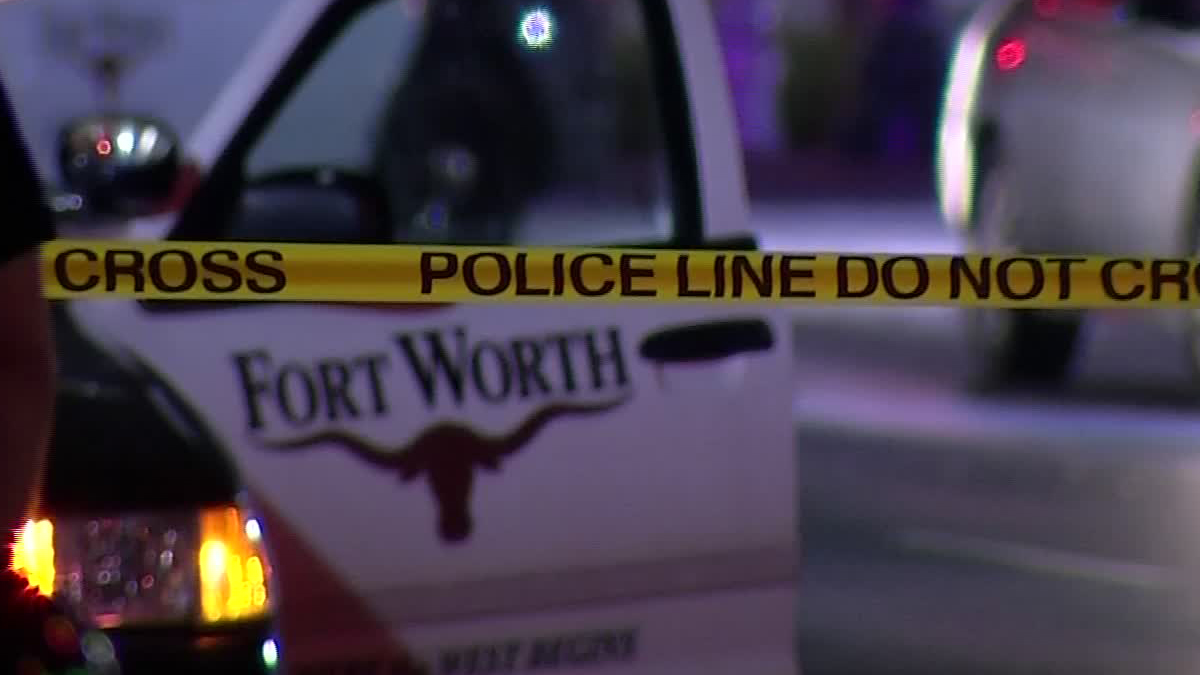 Fort Worth police shoot armed man after domestic disturbance call – NBC 5 Dallas-Fort Worth