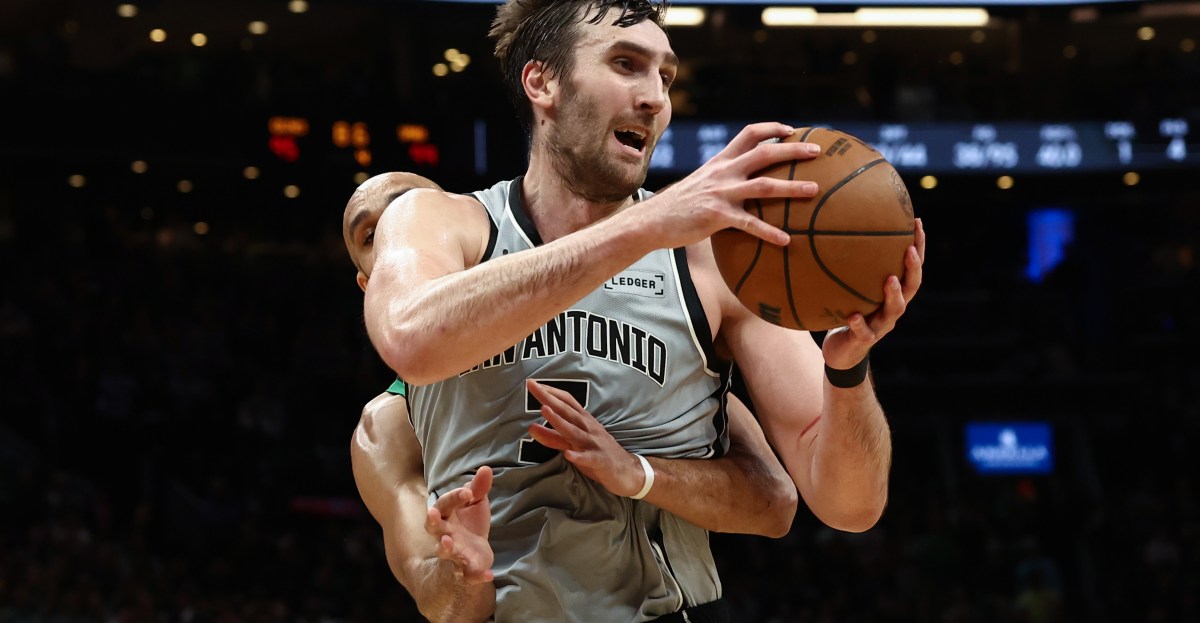 It’s time for Basketball: San Antonio Spurs vs Boston Celtics