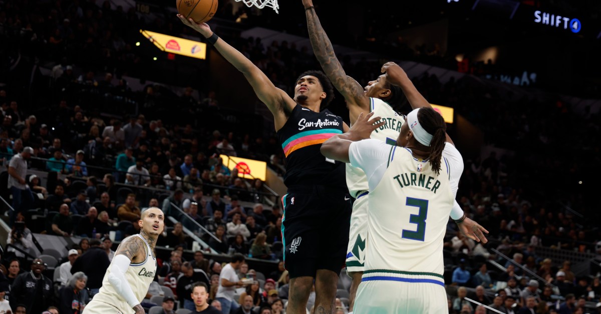 Bucks vs. San Antonio Spurs Preview, Start Time, TV Schedule & Injury Report