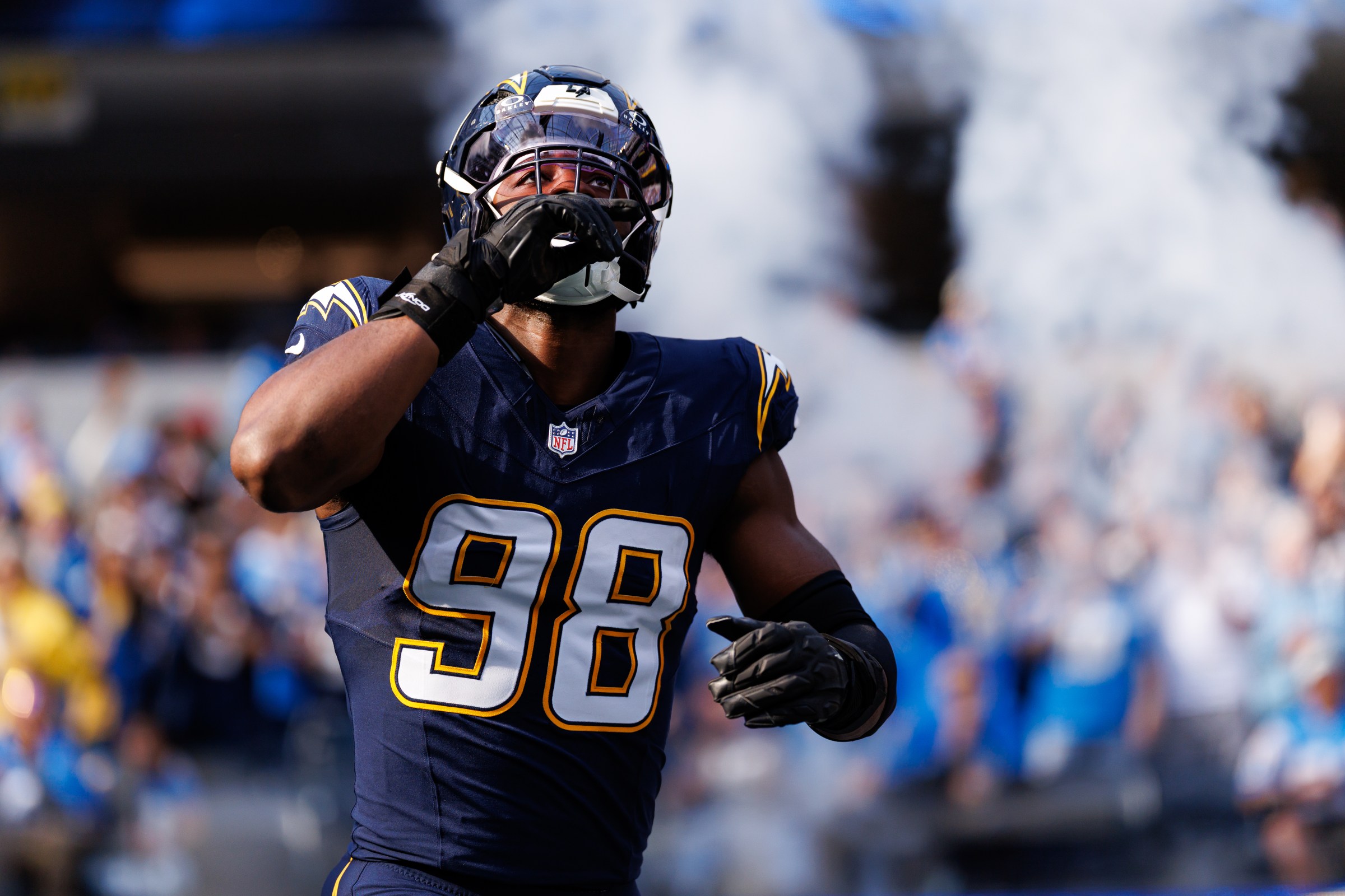 INGLEWOOD, CALIFORNIA - DECEMBER 27: Odafe Oweh #98 of the Los Angeles Chargers