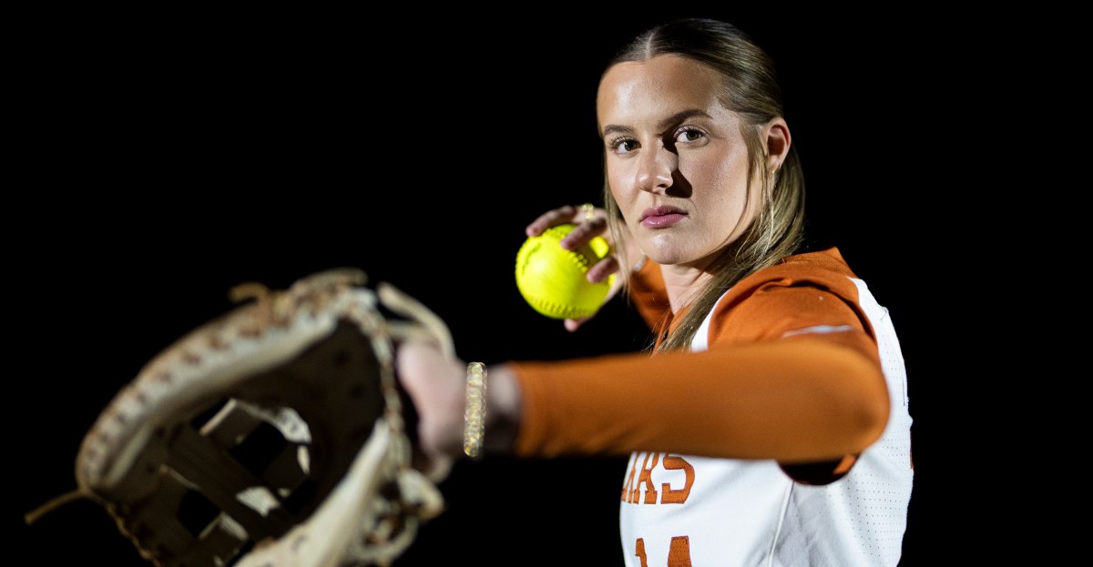 No. 3 Texas sweeps Ole Miss to open SEC play