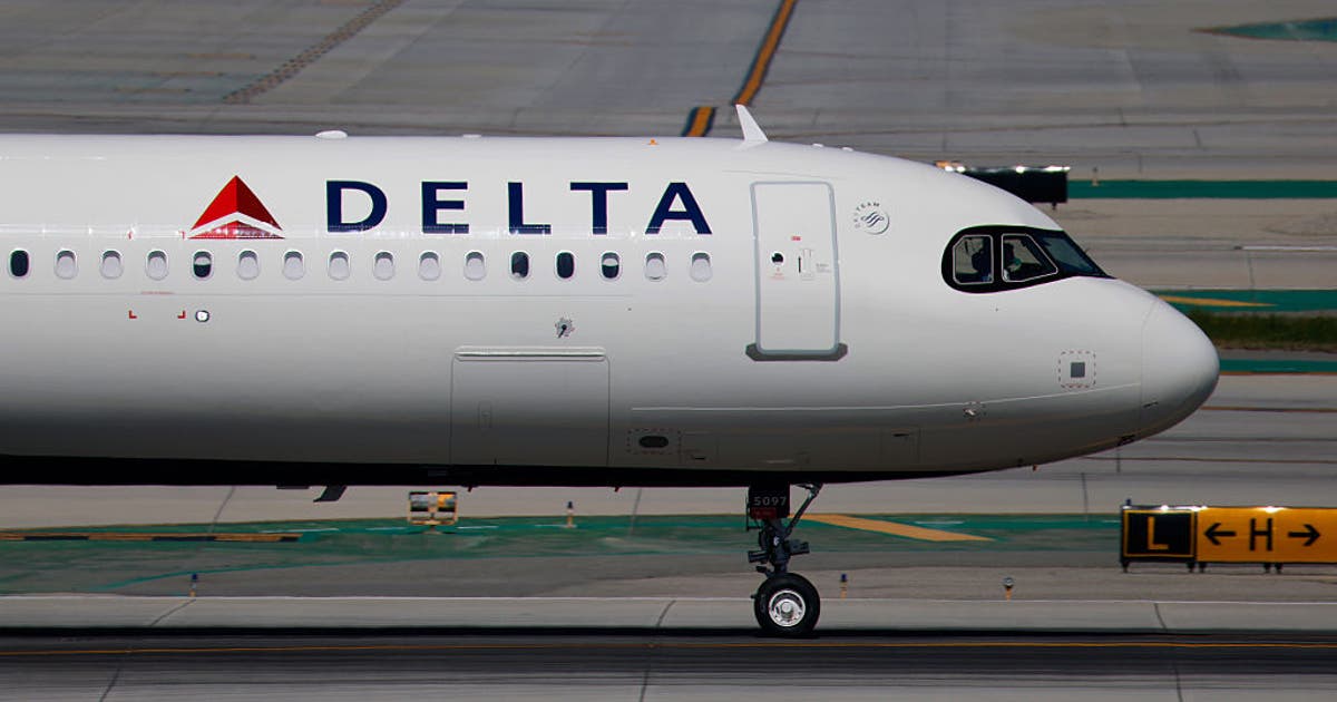 LAX-to-Dallas Delta flight declares emergency after mid-air cabin power failure