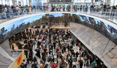 TSA wait times hit "6 to 8 hours" for woman flying from Houston to Logan Airport in Boston