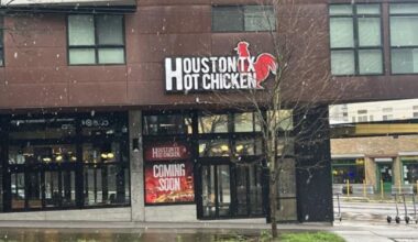 New Houston chicken restaurant opening in Seattle with free food, $1K challenge – KIRO 7 News Seattle
