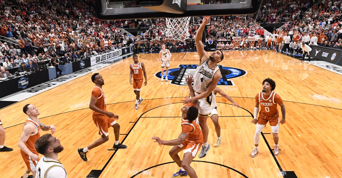 Texas loses heartbreaker on last-second tip in for 79-77 loss to Purdue