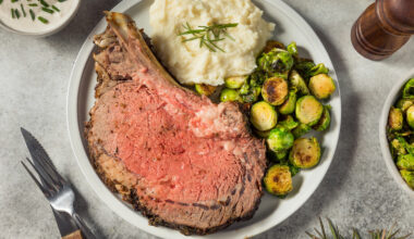 Why Texas Roadhouse's Prime Rib Takes More Than A Day To Prepare
