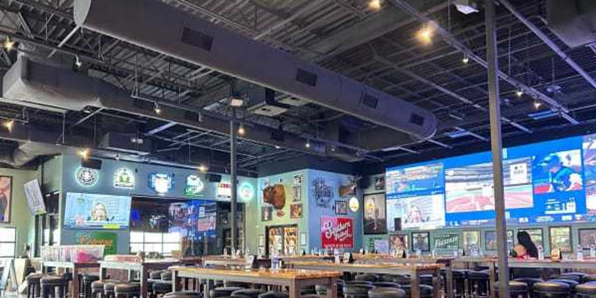 Little Woodrow’s sports bar taps into Frisco with TVs galore