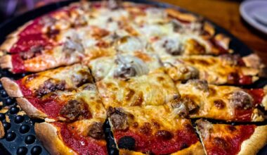 Louie's has tavern-style pizza and vibes.